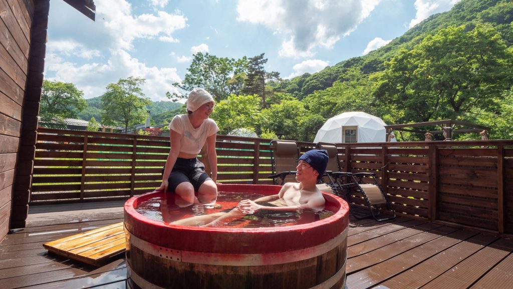 サウナのあとは、朝里川の天然水風呂